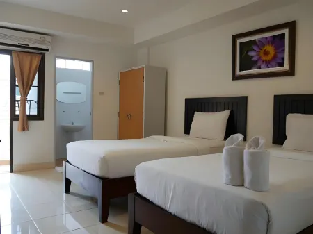 Top Hostel (Top Mansion) Отели рядом с достопримечательностью «Nong Prajak Park»