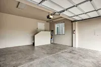 Gold Beach Townhome with Ocean Views and Sunroom! - Wifi