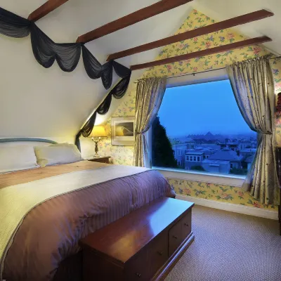 Noe's Nest Bed and Breakfast Hotels near Glen Park Station - BART