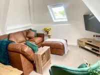 Central Tenby 3 Bed Apt Sleeps 6 to 8 Dog Friendly - 2-Star