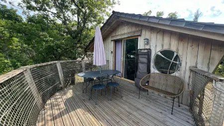 Cabanes et Lodges du Belvedere Отели в г. Аранк