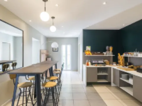 阿德吉奧阿克瑟斯南特維阿姆公寓式酒店