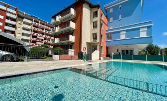 Comfortable Flat with Shared Pool