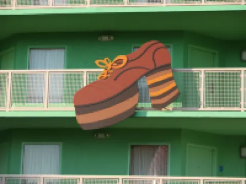 Disney's Pop Century Resort - Classic Years オレンジのホテル