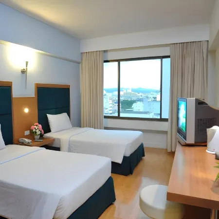 Mayflower Grande Hotel