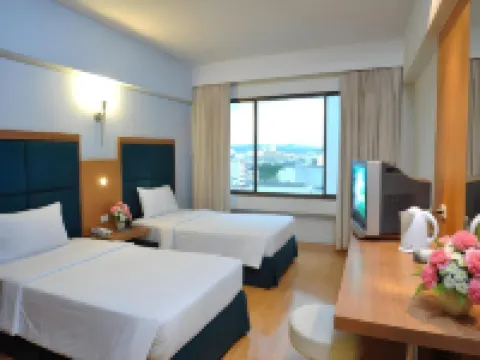 Mayflower Grande Hotel