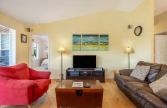 River Ranch 2 Bedroom Home by RedAwning