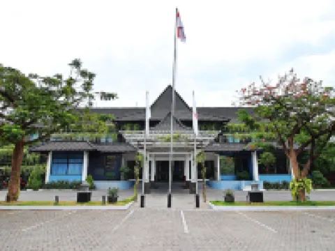 PLUM Prestige Hotel Juanda Hoteles en Gedangan