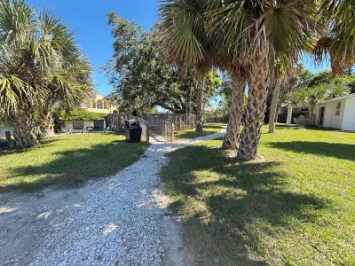 Cute Cottage 1.5Mi 2 Beach  Duplex Has Dock on Gulf Access Imperial River Hotels near Barefoot beach Bonita Springs,FL