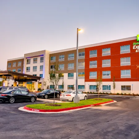 Holiday Inn Express & Suites RUSSELLVILLE by IHG