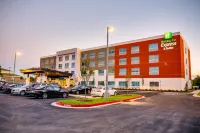 Holiday Inn Express & Suites Russellville
