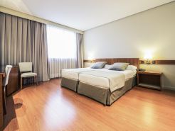 卡爾頓里奧哈美居飯店