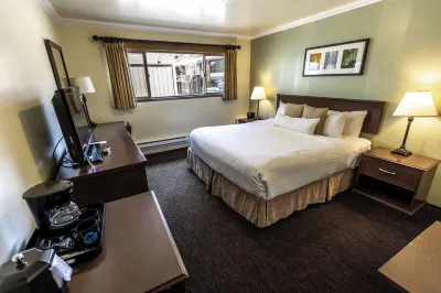 The Mammoth Creek Inn Hotels near Crowley Lake Park