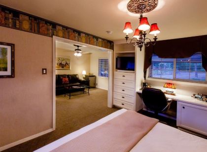 Strawberry Valley Inn