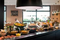 Kyriad ECO - Suresnes - La Défense - breakfast