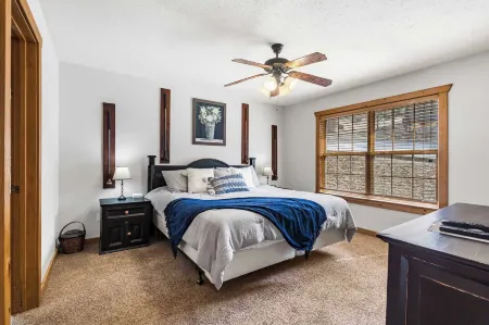 Whispering Creek - in the Heart of Ozarks, Near DT!