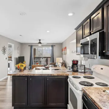 Silver Lake Hideaway Chic 2 Bdr, Dog Friendly!