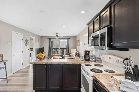 Silver Lake Hideaway Chic 2 Bdr, Dog Friendly!