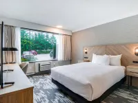 Sandman Hotel & Suites Kelowna Hotels near Orchard Park Shopping Centre