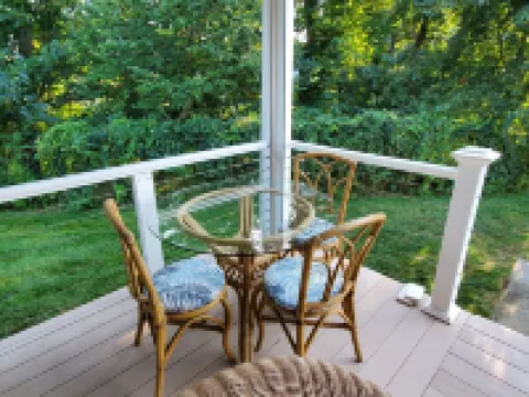 Direct Waterfront -Charming 3-BR house with AC, fitness room in Old Saybrook