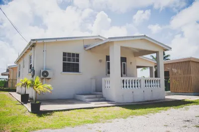 Sunrise Breeze Barbados —Family / Netflix / Fun/ Quiet Hotels in 