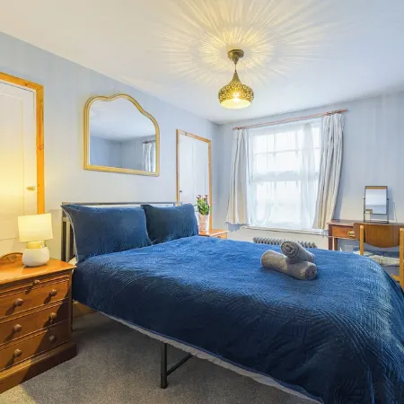 Rustic and Quirky Comfortable Cottage with Hot Tub