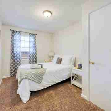 The Nest with Firepit & Backyard Swings Rooms