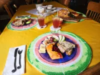 Guesthouse Refuge du Poète Montreal-Longueuil - breakfast