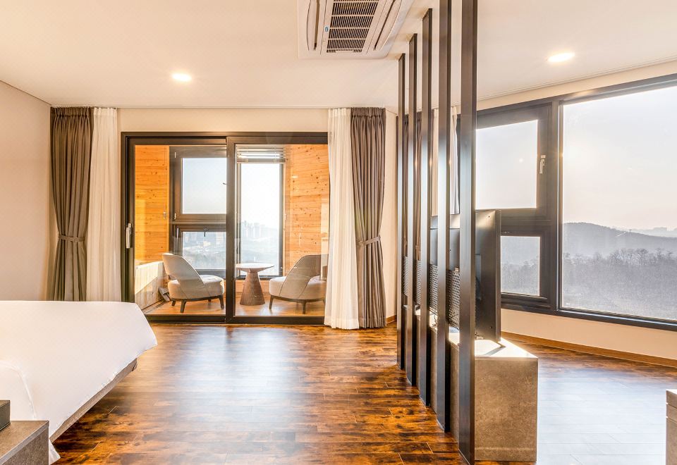 어반 이스트 호텔