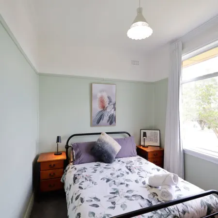 Cosy Sun-Filled Cottage Отели в г. Тентерфилд