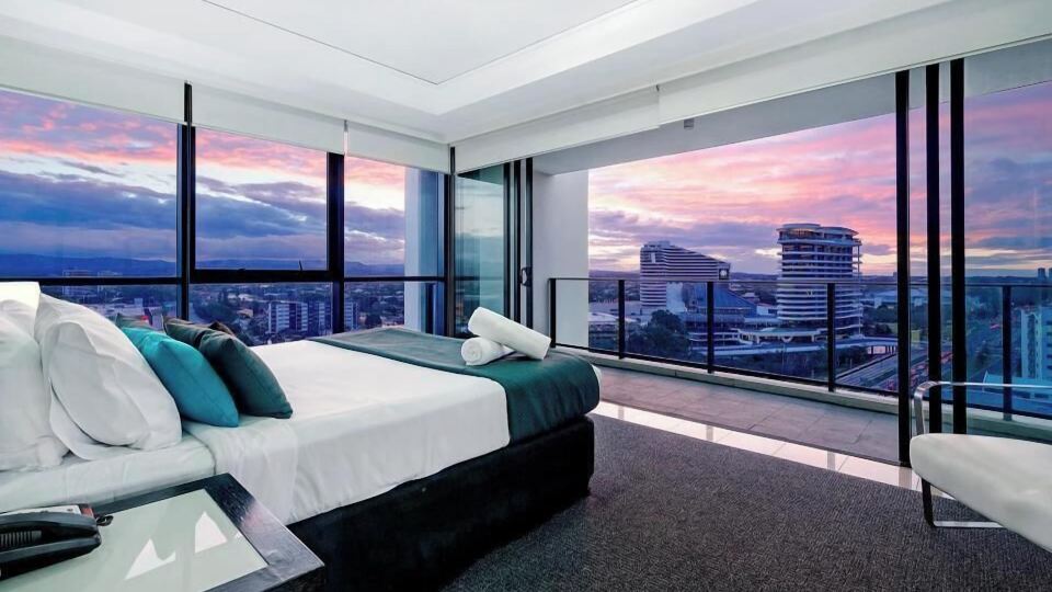 Broadbeach Skyline 3 Bedroom Retreat