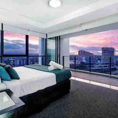 Broadbeach Skyline 3 Bedroom Retreat Rooms