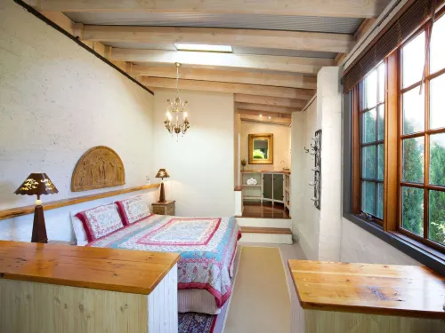 Little Haven Leura Cottage with Spa Bath and BBQ