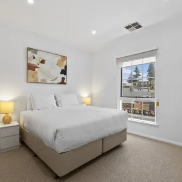 Beachside 3-Bed Retreat with BBQ & Garage