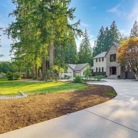 Wfh-Friendly Gem w/ Creek: 4 Mi to Sammamish Trail