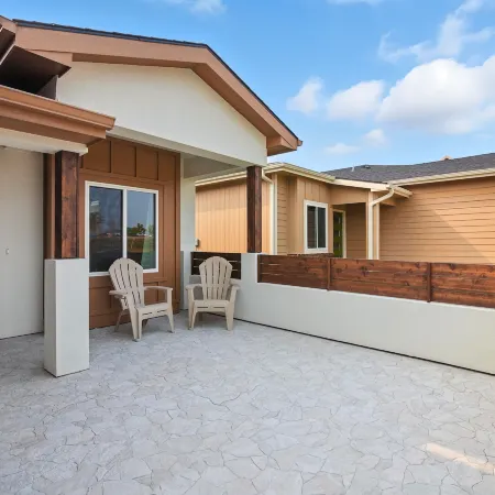 Brand New Cool Comfy Lawrence Retreat 3 Bedroom Duplex