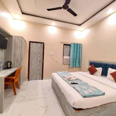 Hotel Vrrinda Homestay Varanasi