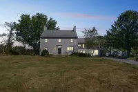 平靜的四卧室度假屋，周圍風景優美