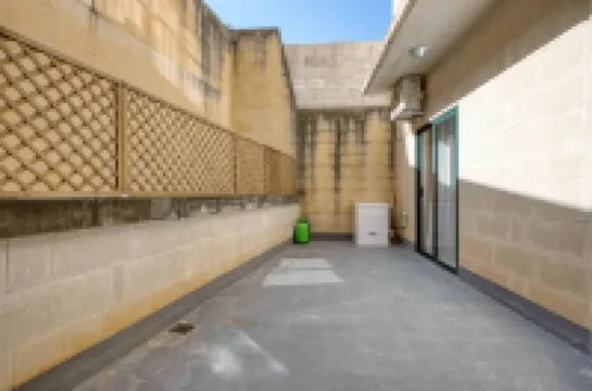 Relaxing Xaghra Apartment With BBQ Amenities