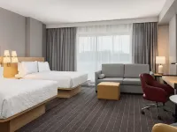 Staybridge Suites Montreal Airport - ST-Laurent by IHG Các khách sạn gần Sân bay quốc tế Pierre Elliott Trudeau-Montréal