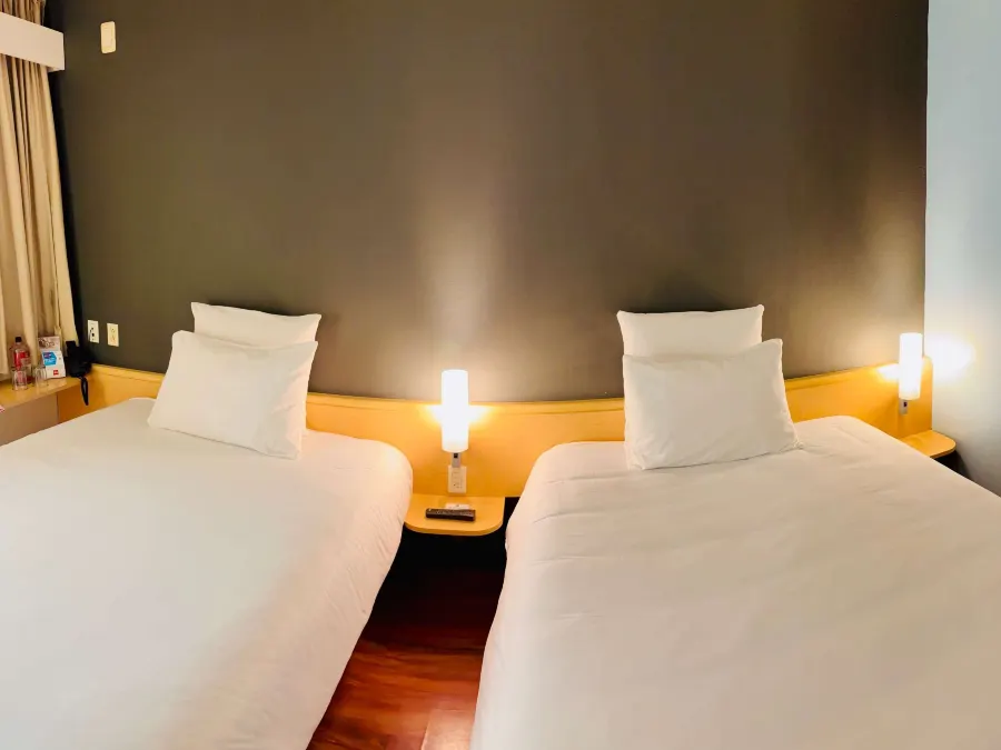 Ibis Monterrey Valle Номера Photos