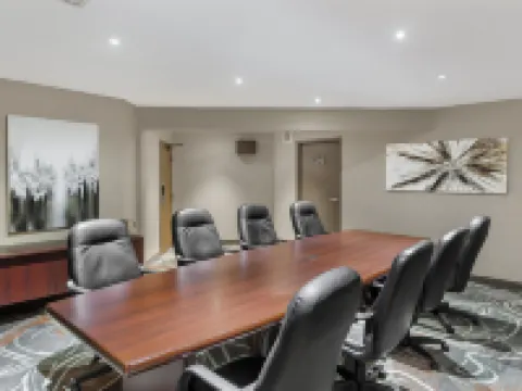 Best Western Plus Rose City Suites Hotels in Welland