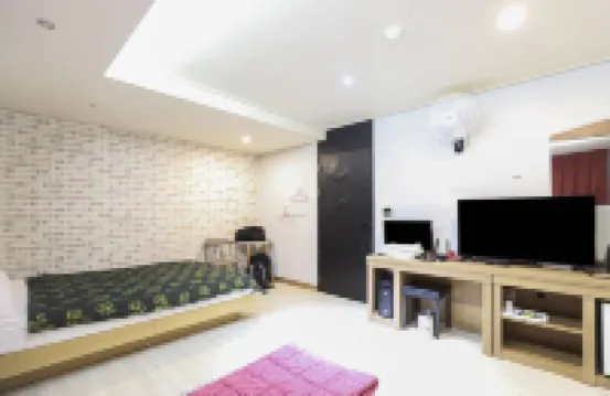 Gyeongju Aroma Hoteles cerca de Bunhwangsaji (Bunhwangsa Temple Site)