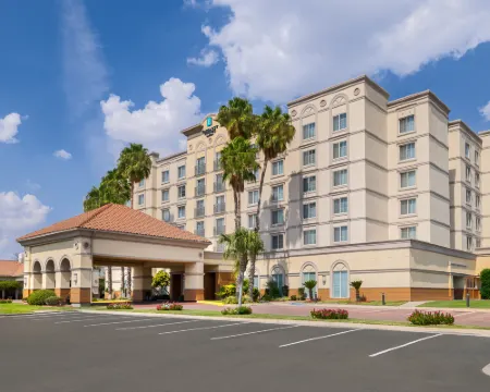 Embassy Suites by Hilton Laredo Hotel di Laredo