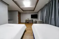 Sokcho Hotel Zada - 2 ดาว