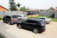 Eric Wilkins Apartments - Bãi đậu xe