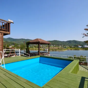 Ganghwado Goryeohoban Pension Отели рядом с достопримечательностью «Горная крепость Канхва»