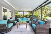 Exclusive Jan–May Special  Naples Pool Home Walk to Beach & Mercato - 2 estrellas