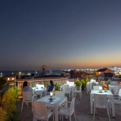 صوفيا كورنر هوتل Hotels near بازار أراستا