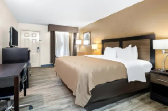 Quality Inn Decatur River City